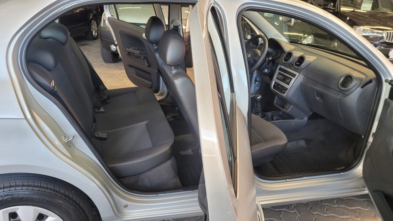 VOYAGE 1.0 MI TRENDLINE 8V FLEX 4P MANUAL - 2016 - GARIBALDI