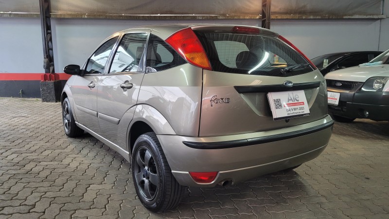 FOCUS 1.6 8V FLEX 4P MANUAL - 2005 - GARIBALDI