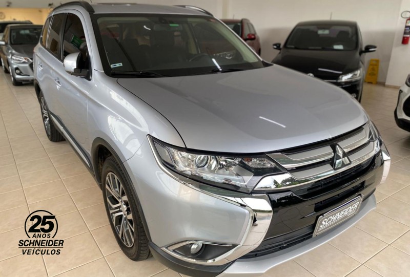 outlander 2.0 16v gasolina 4p automatico 2016 nova petropolis