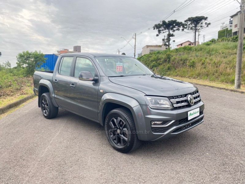 AMAROK 3.0 V6 TDI HIGHLINE CD DIESEL 4MOTION AUTOMÁTICO - 2023 - FLORES DA CUNHA