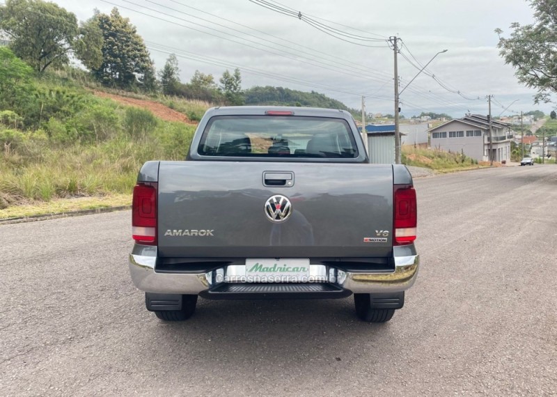 AMAROK 3.0 V6 TDI HIGHLINE CD DIESEL 4MOTION AUTOMÁTICO - 2023 - FLORES DA CUNHA