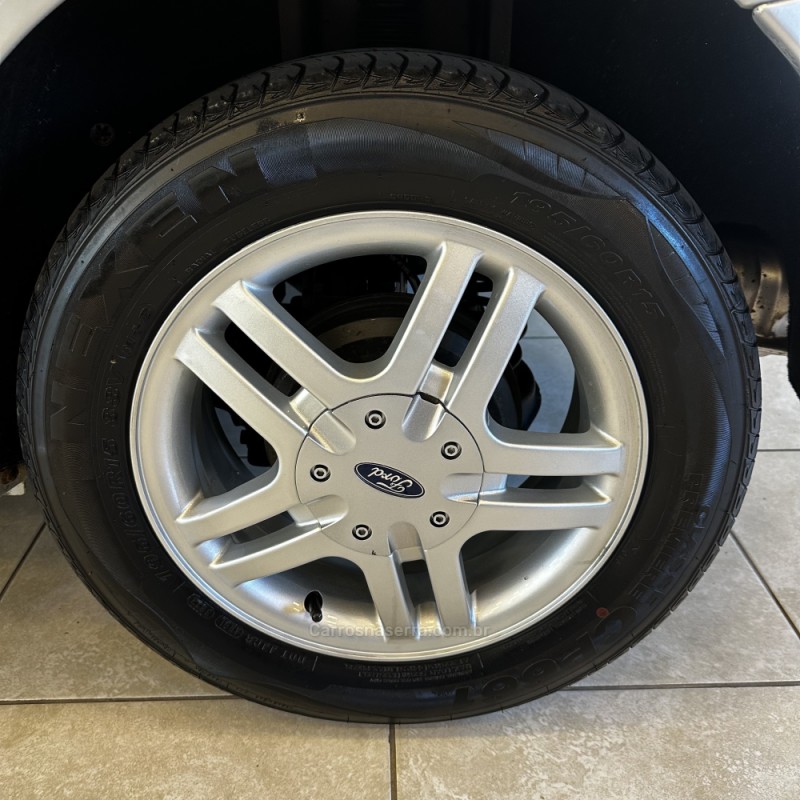 FOCUS 2.0 GLX 16V FLEX 4P MANUAL - 2008 - FARROUPILHA