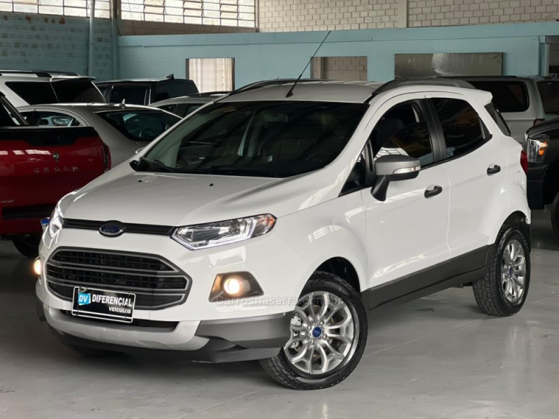 FORD - ECOSPORT - 2016/2017 - Branca - R$ 65.900,00