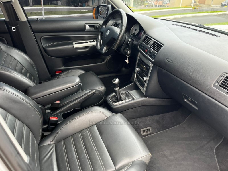 GOLF 1.6 MI SPORTLINE 8V FLEX 4P MANUAL - 2013 - DOIS IRMãOS