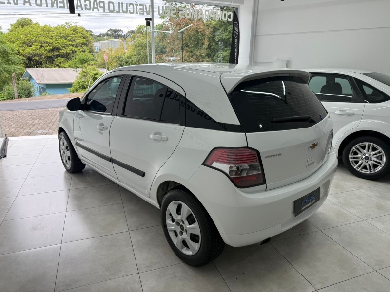 AGILE 1.4 MPFI LTZ 8V FLEX 4P MANUAL - 2011 - BENTO GONçALVES