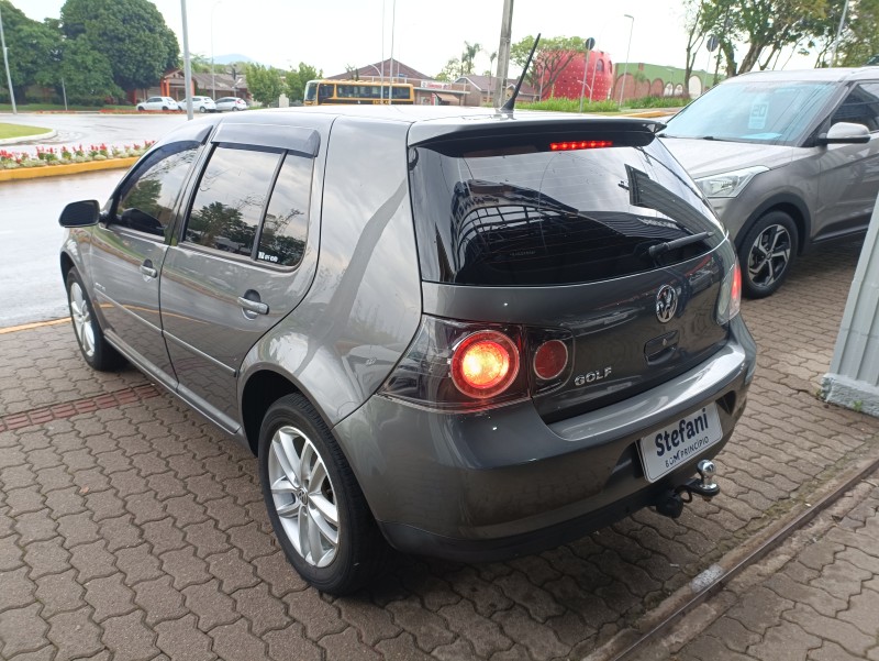 GOLF 1.6 MI SPORTLINE 8V FLEX 4P MANUAL - 2011 - BOM PRINCíPIO