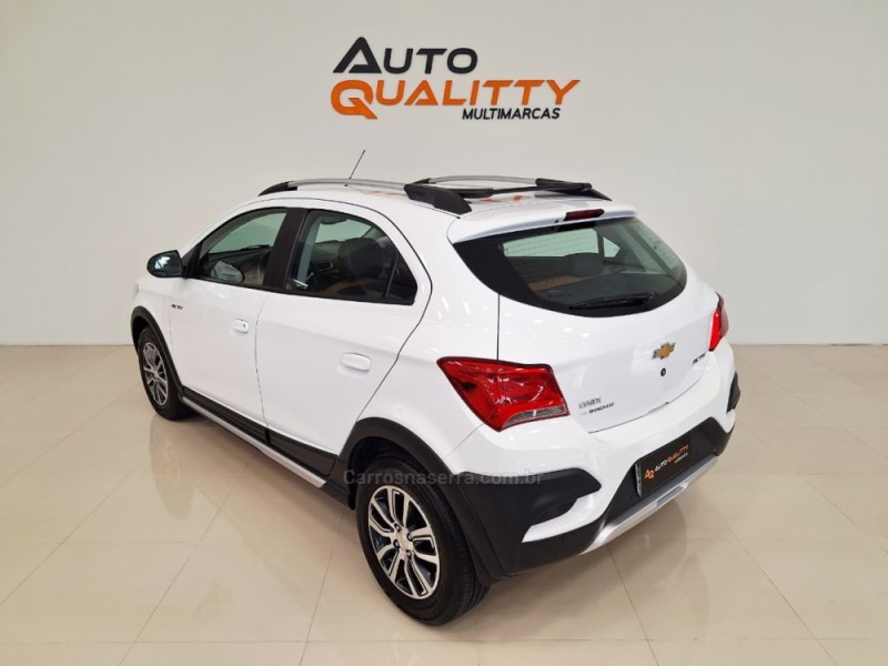 ONIX 1.4 MPFI ACTIV 8V FLEX 4P MANUAL - 2017 - CAXIAS DO SUL