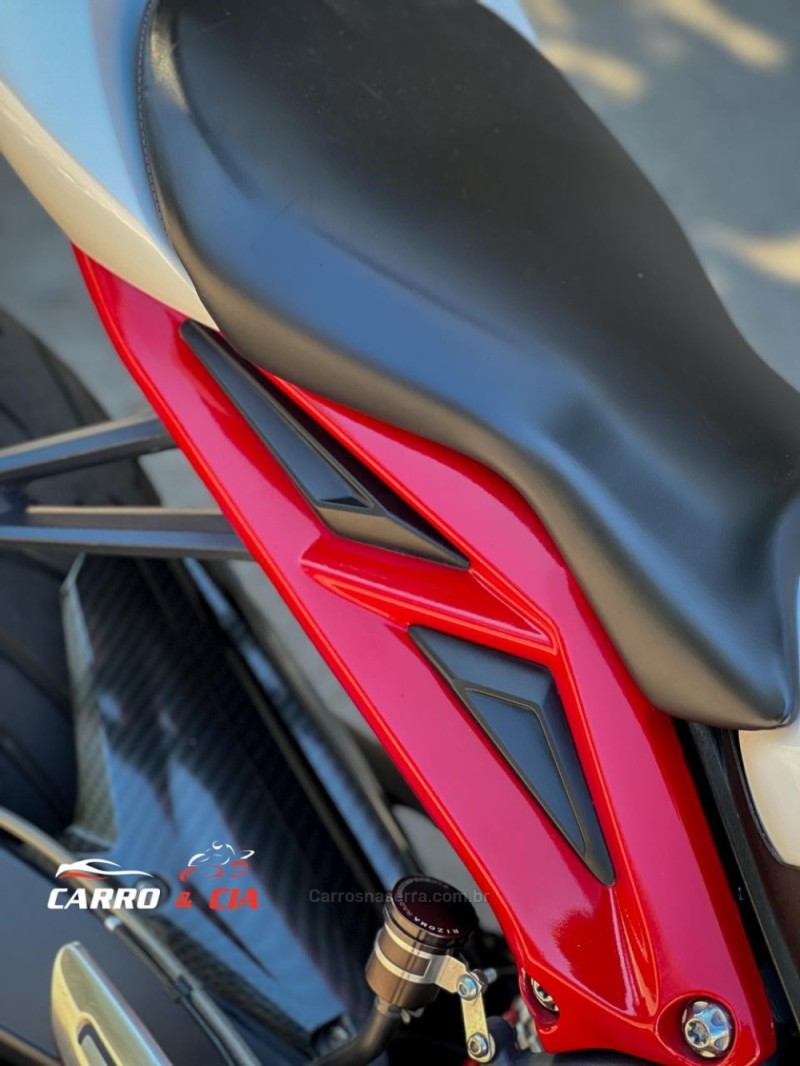 STREET TRIPLE R ABS  - 2015 - SANTA CRUZ DO SUL