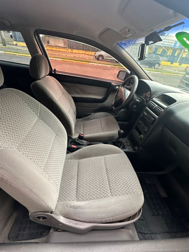 ASTRA 2.0 MPFI SUNNY 8V GASOLINA 2P MANUAL - 2003 - PAROBé