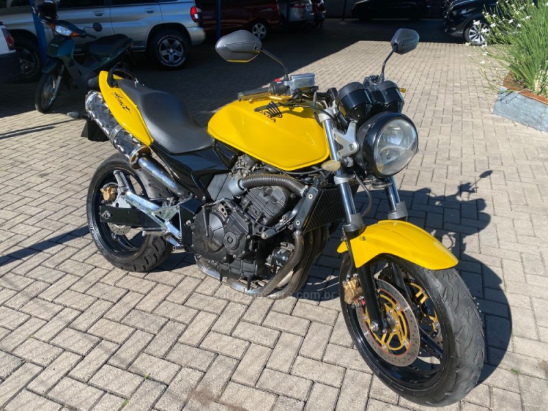 CB 600F HORNET - 2005 - CANELA