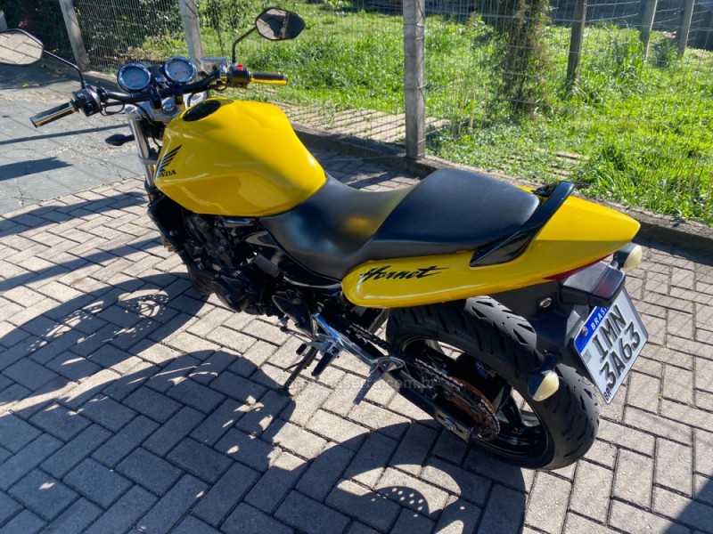 CB 600F HORNET - 2005 - CANELA