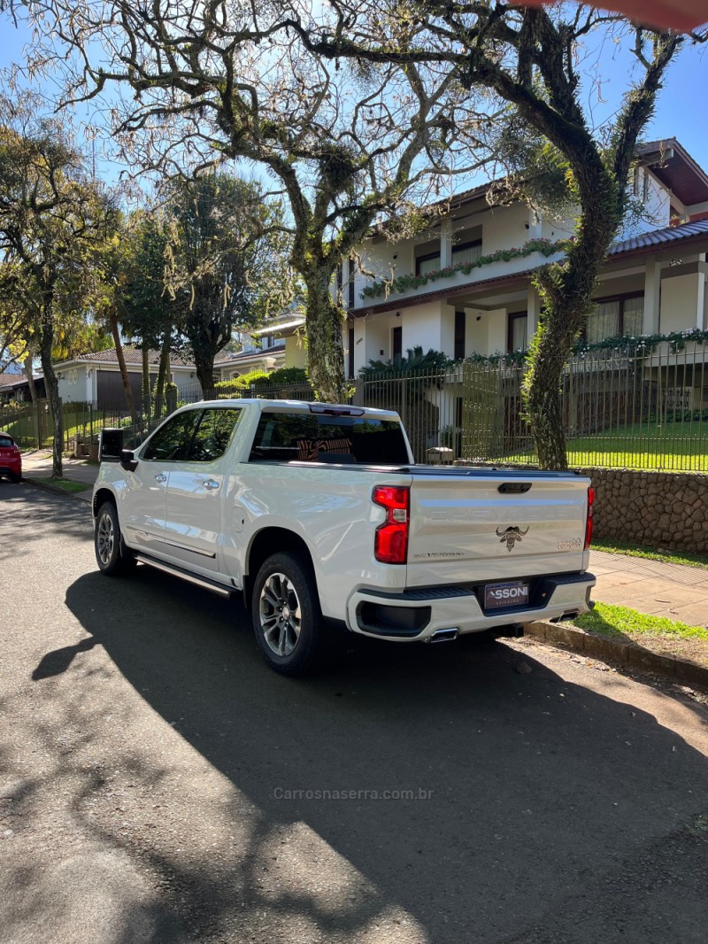 SILVERADO 5.3 1500 HIGH 4X4 COUNTRY GASOLINA 4X4 AUTOMÁTICO - 2024 - ERECHIM