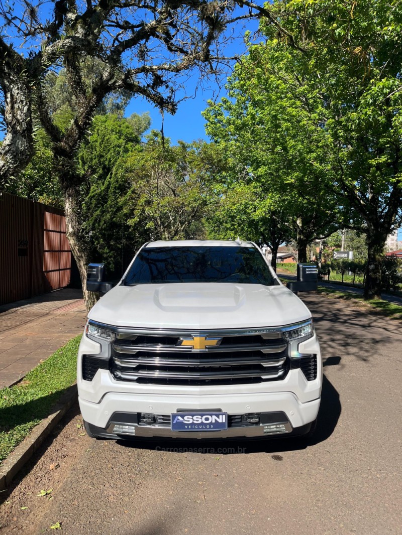 SILVERADO 5.3 1500 HIGH 4X4 COUNTRY GASOLINA 4X4 AUTOMÁTICO - 2024 - ERECHIM