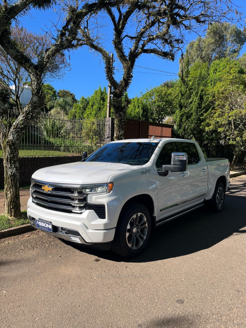 SILVERADO 5.3 1500 HIGH 4X4 COUNTRY GASOLINA 4X4 AUTOMÁTICO - 2024 - ERECHIM