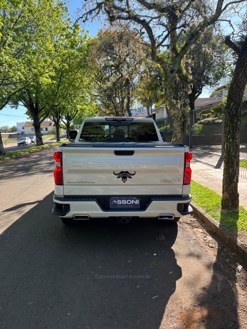 SILVERADO 5.3 1500 HIGH 4X4 COUNTRY GASOLINA 4X4 AUTOMÁTICO - 2024 - ERECHIM