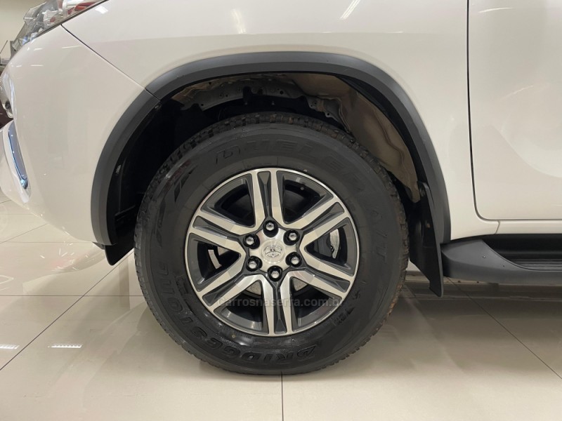 HILUX SW4 2.7 SRV 4X2 16V FLEX 7 LUGARES 4P AUTOMÁTICO - 2018 - VERANóPOLIS