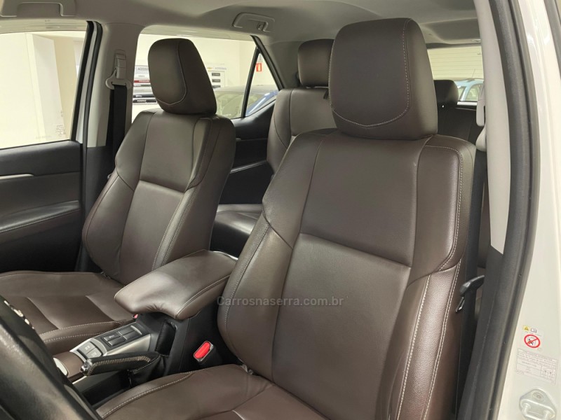 HILUX SW4 2.7 SRV 4X2 16V FLEX 7 LUGARES 4P AUTOMÁTICO - 2018 - VERANóPOLIS