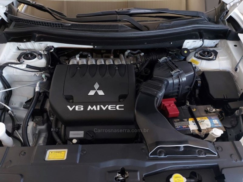 OUTLANDER 3.0 GT 4X4 V6 24V GASOLINA 4P AUTOMÁTICO - 2015 - NOVO HAMBURGO