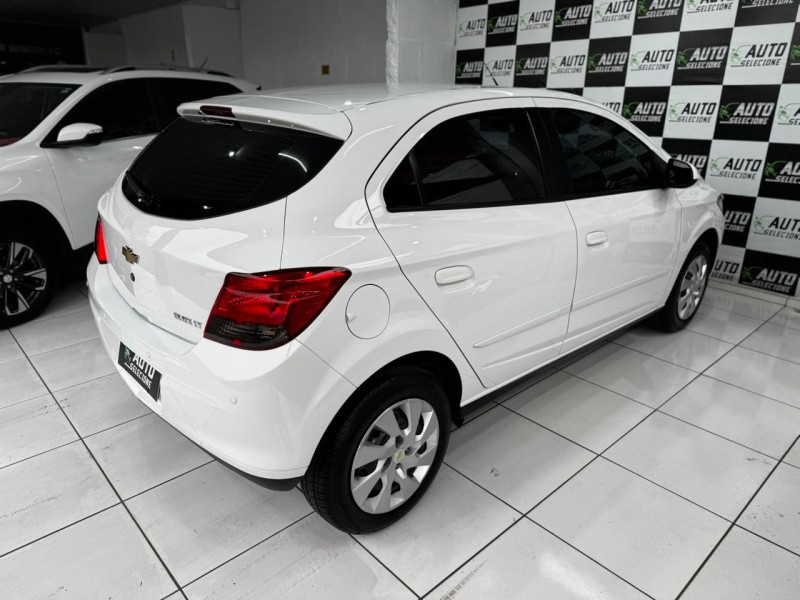 ONIX 1.4 MPFI LT 8V FLEX 4P MANUAL - 2014 - CAXIAS DO SUL