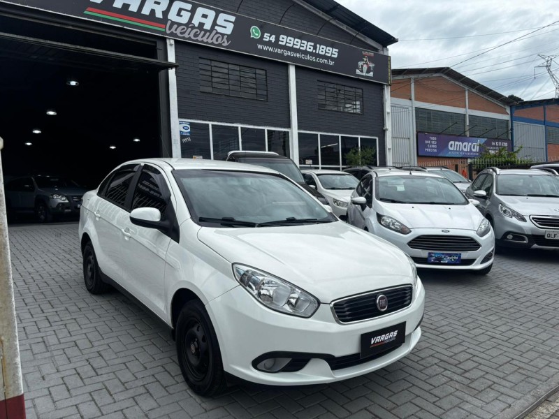 grand siena 1.0 attractive 8v flex 4p manual 2018 caxias do sul