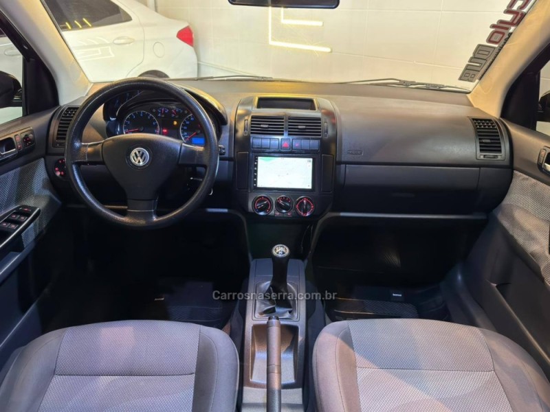 POLO SEDAN 1.6 8V GASOLINA 4P MANUAL - 2010 - ESTâNCIA VELHA