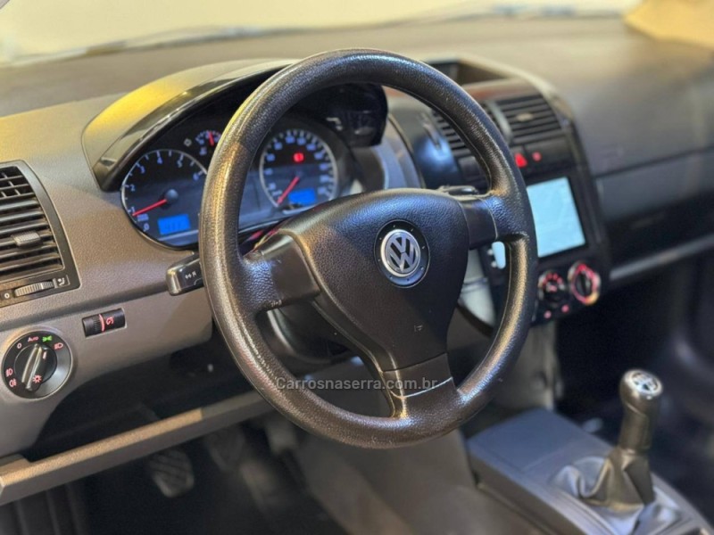 POLO SEDAN 1.6 8V GASOLINA 4P MANUAL - 2010 - ESTâNCIA VELHA