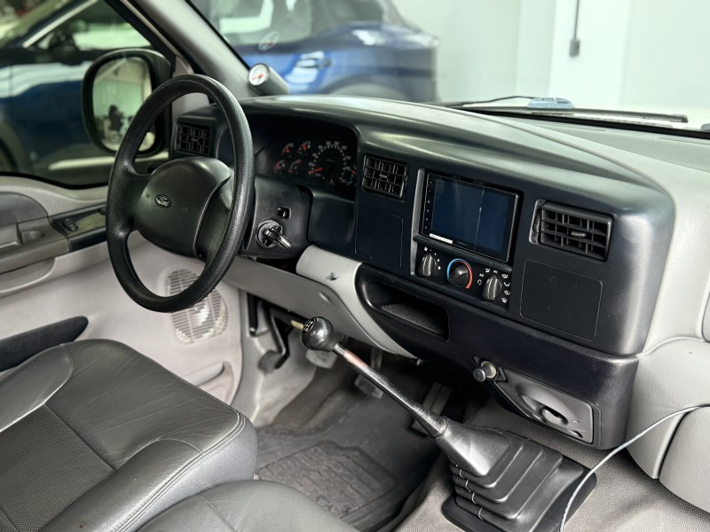 F-250 4.2 XL 4X2 CS TURBO INTERCOOLER DIESEL 2P MANUAL - 2004 - CAXIAS DO SUL