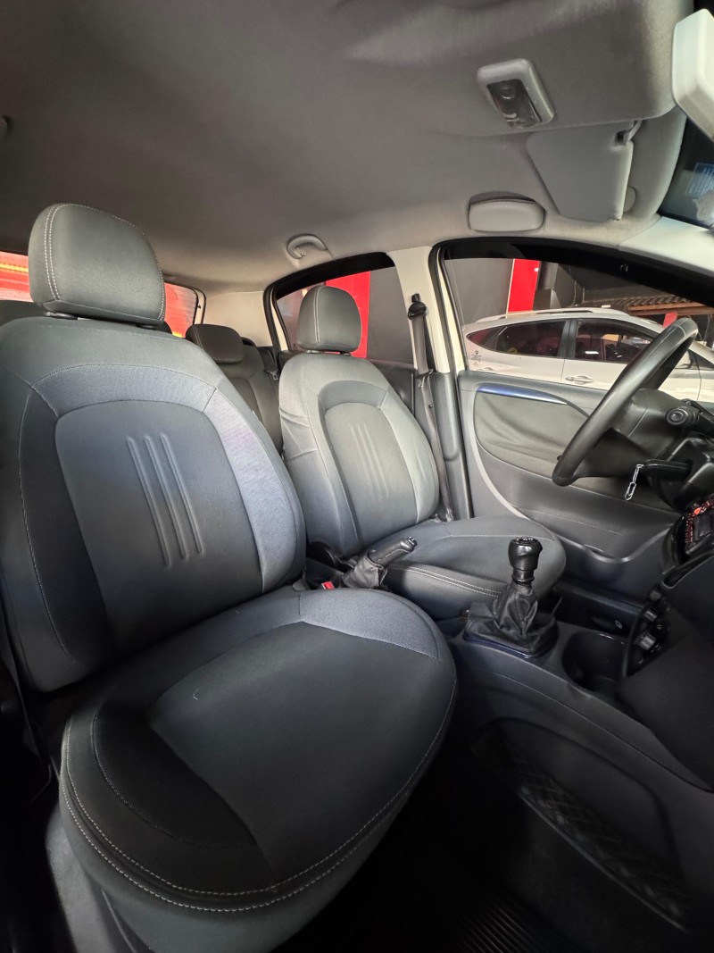 PUNTO 1.4 ATTRACTIVE 8V FLEX 4P MANUAL - 2016 - SãO LEOPOLDO