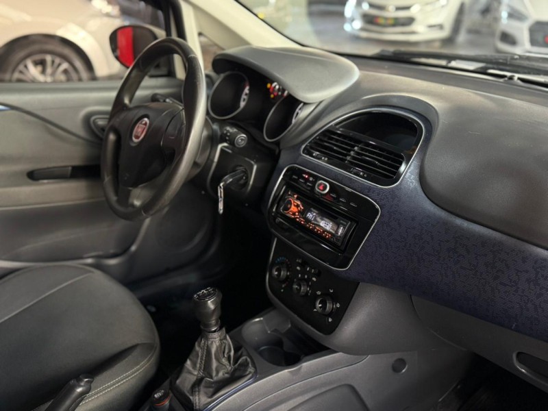 PUNTO 1.4 ATTRACTIVE 8V FLEX 4P MANUAL - 2016 - SãO LEOPOLDO