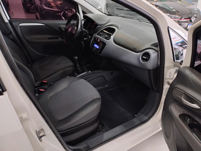 PUNTO 1.6 ESSENCE 16V FLEX 4P MANUAL - 2015 - BENTO GONçALVES