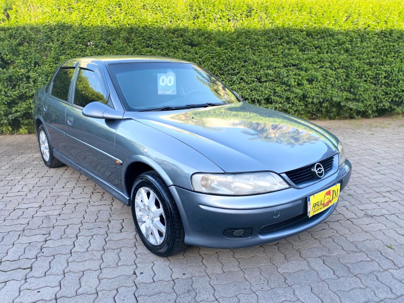 VECTRA 2.2 MPFI GL MILENIUM 8V GASOLINA 4P MANUAL - 2001 - CAXIAS DO SUL