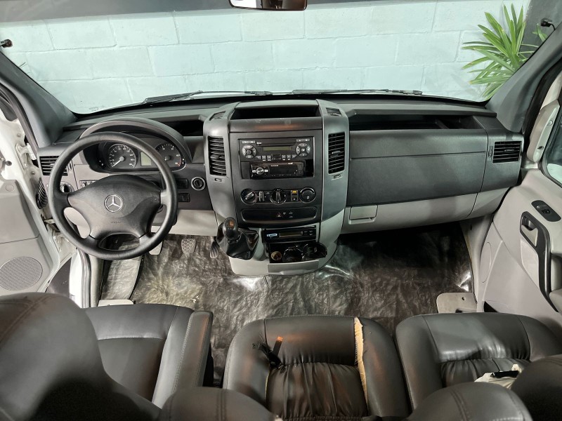 SPRINTER 2.2 515 CDI VAN 18 LUGARES TETO ALTO 16V BI-TURBO DIESEL MANUAL - 2013 - ESTâNCIA VELHA