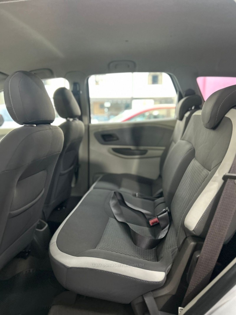 SPIN 1.8 LT 8V FLEX 4P MANUAL - 2013 - PASSO FUNDO