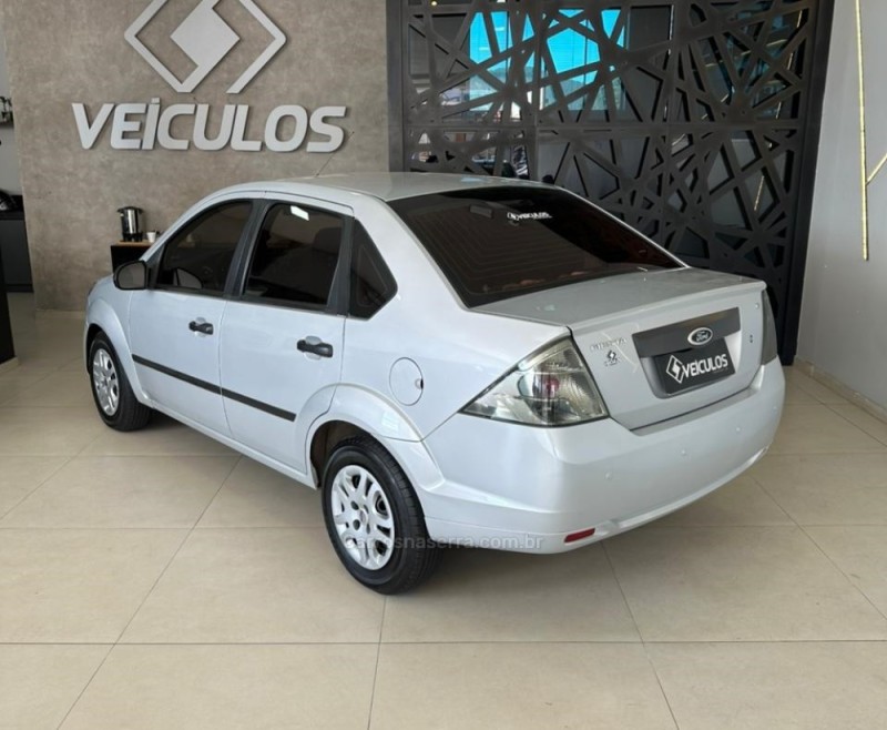 FIESTA 1.6 MPI CLASS SEDAN 8V FLEX 4P MANUAL - 2011 - ENCANTADO