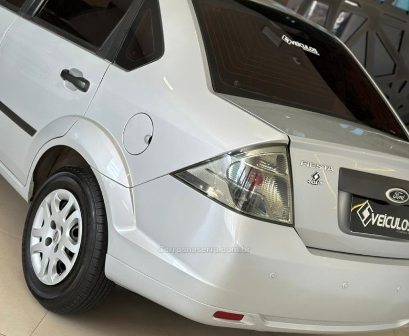FIESTA 1.6 MPI CLASS SEDAN 8V FLEX 4P MANUAL - 2011 - ENCANTADO