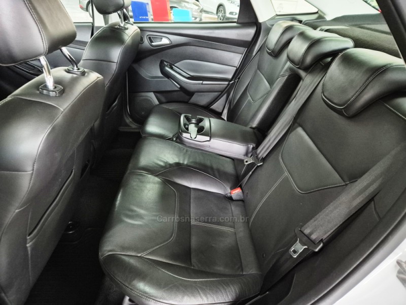FOCUS 2.0 TITANIUM PLUS FASTBACK 16V FLEX 4P AUTOMÁTICO - 2016 - CAXIAS DO SUL