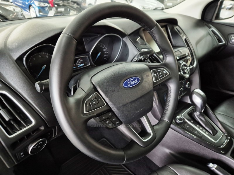 FOCUS 2.0 TITANIUM PLUS FASTBACK 16V FLEX 4P AUTOMÁTICO - 2016 - CAXIAS DO SUL
