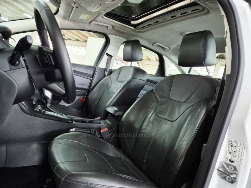 FOCUS 2.0 TITANIUM PLUS FASTBACK 16V FLEX 4P AUTOMÁTICO - 2016 - CAXIAS DO SUL