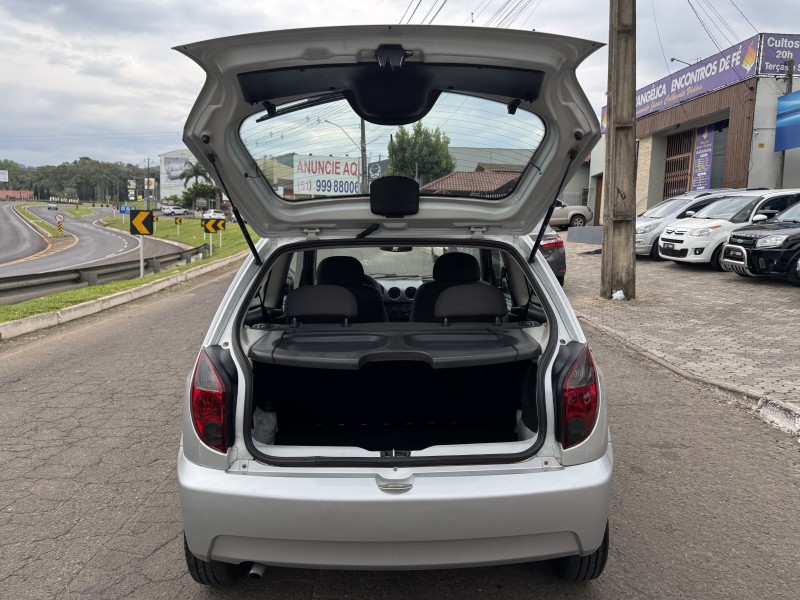 CELTA 1.0 MPFI LIFE 8V FLEX 2P MANUAL - 2013 - DOIS IRMãOS