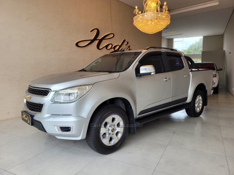 S10 2.4 LTZ 4X2 CD 8V FLEX 4P MANUAL - 2014 - CANELA