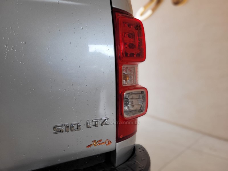 S10 2.4 LTZ 4X2 CD 8V FLEX 4P MANUAL - 2014 - CANELA