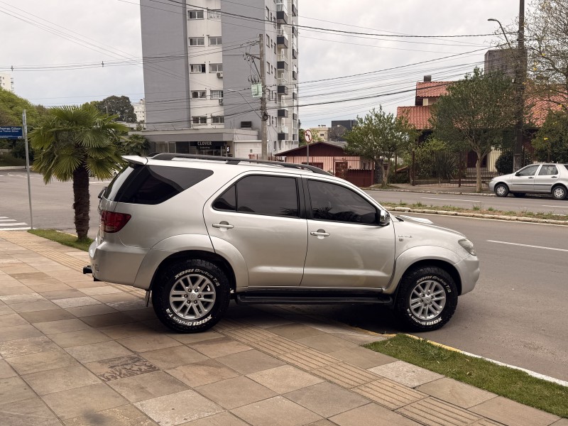 HILUX SW4 3.0 SRV 4X4 16V TURBO INTERCOOLER DIESEL 4P AUTOMÁTICO - 2006 - FARROUPILHA