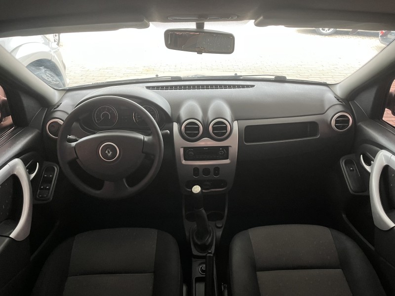 LOGAN 1.6 EXPRESSION 8V FLEX 4P MANUAL - 2011 - CAXIAS DO SUL
