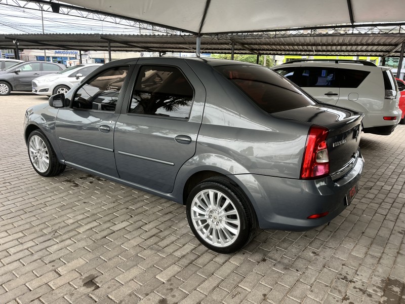 LOGAN 1.6 EXPRESSION 8V FLEX 4P MANUAL - 2011 - CAXIAS DO SUL