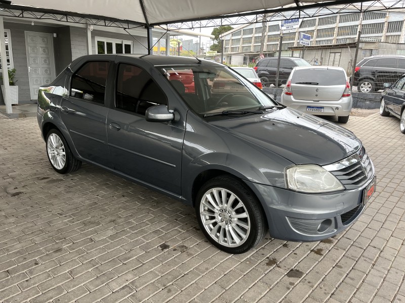 LOGAN 1.6 EXPRESSION 8V FLEX 4P MANUAL - 2011 - CAXIAS DO SUL