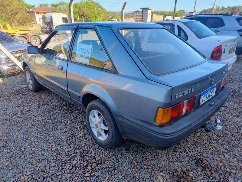 ESCORT 1.6 L 8V GASOLINA 2P MANUAL - 1989 - SãO SEBASTIãO DO CAí
