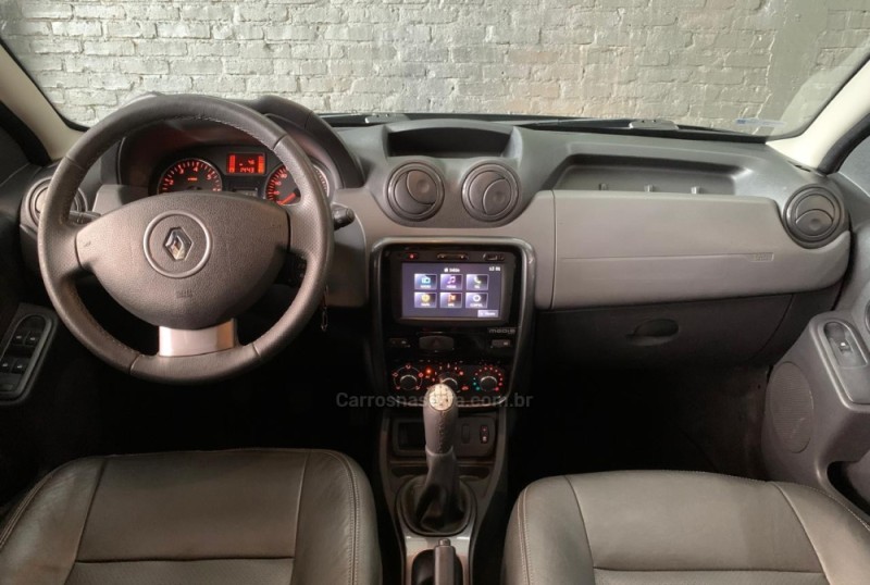 DUSTER RENAULT DUSTER 1.6 TECH ROAD DYNAMIQUE 4X2 16V FLEX 4P MANUAL - 2014 - CAXIAS DO SUL