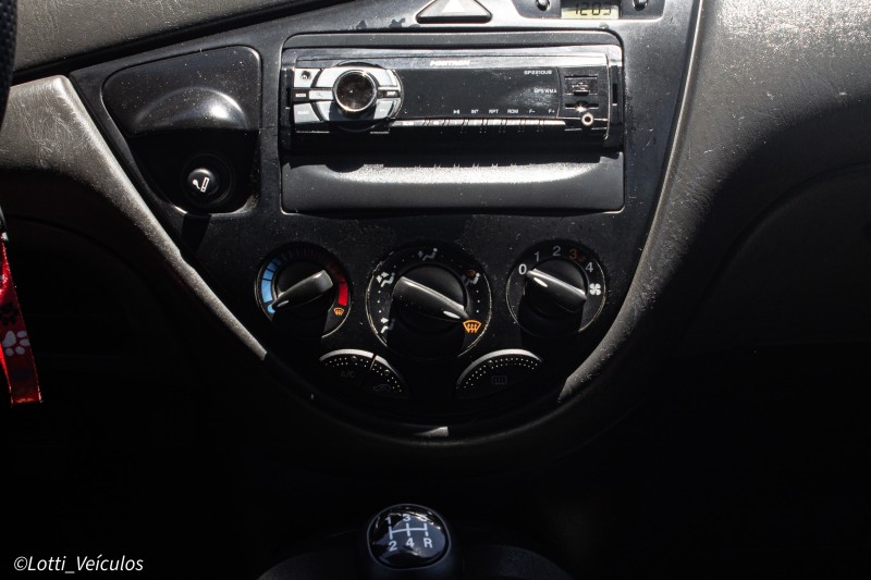 FOCUS 1.6 GL 8V FLEX 4P MANUAL - 2009 - FARROUPILHA