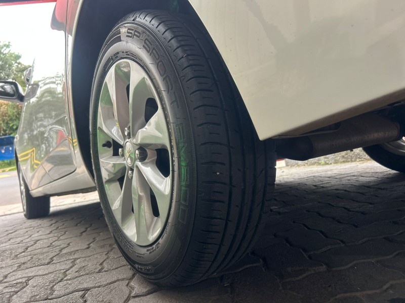 ONIX 1.0 LTZ 12V TURBO FLEX 4P AUTOMÁTICO - 2021 - TRêS COROAS