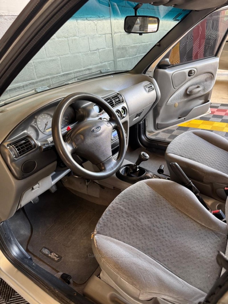 ESCORT 1.6 GL 8V GASOLINA 2P MANUAL - 2002 - CAXIAS DO SUL